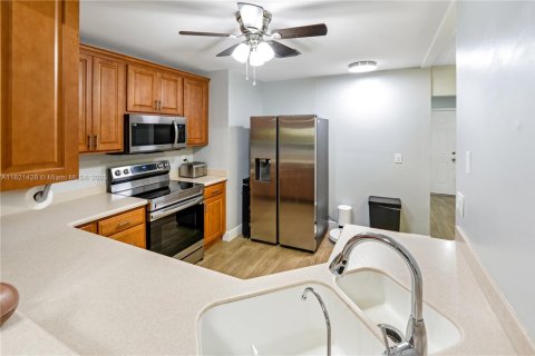 Adosado en venta en Jensen Beach, Florida, 3 dormitorios, 142.88 m2 № 1794042 - foto 5