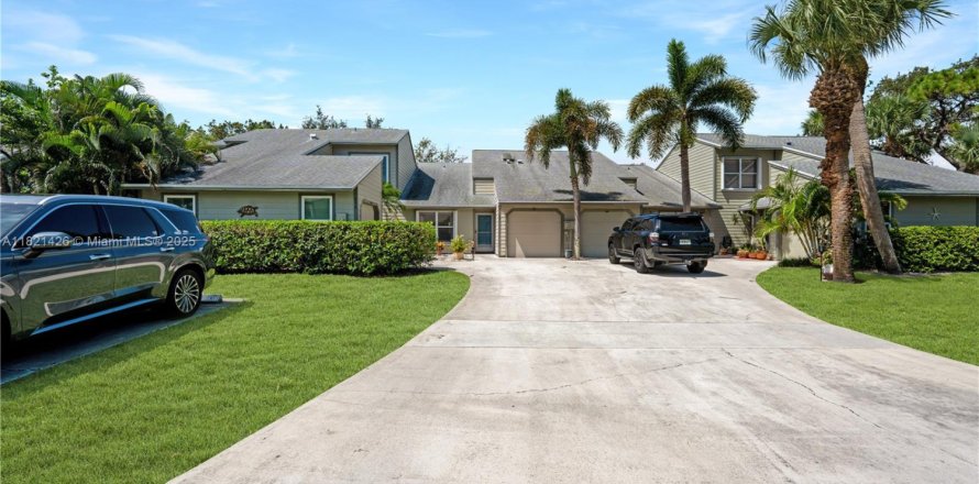 Adosado en Jensen Beach, Florida 3 dormitorios, 142.88 m2 № 1794042