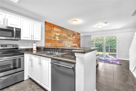 Touwnhouse à vendre à Davie, Floride: 2 chambres, 109.72 m2 № 1471126 - photo 3