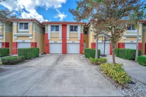 Touwnhouse à vendre à Davie, Floride: 2 chambres, 109.72 m2 № 1471126 - photo 9