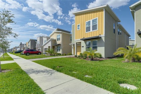 Villa ou maison à vendre à Kissimmee, Floride: 6 chambres, 310.57 m2 № 1612892 - photo 2