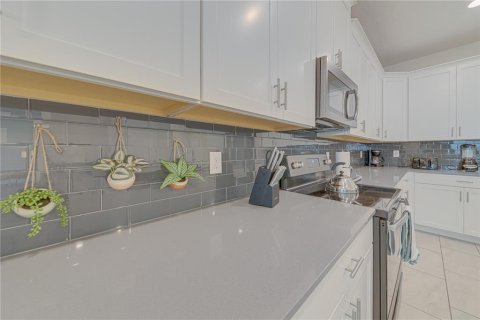 Villa ou maison à vendre à Kissimmee, Floride: 6 chambres, 310.57 m2 № 1612892 - photo 16