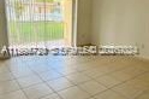 Condo in Miami, Florida, 3 bedrooms № 2058608 - photo 5