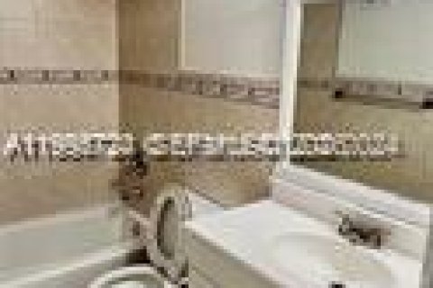 Condo in Miami, Florida, 3 bedrooms № 2058608 - photo 7