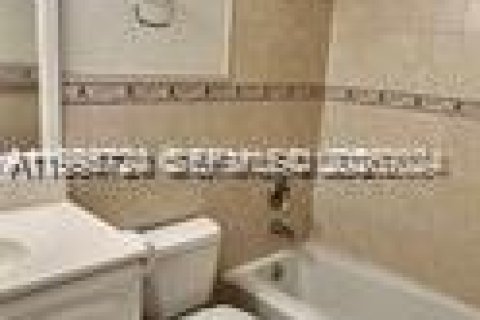 Condo in Miami, Florida, 3 bedrooms № 2058608 - photo 6