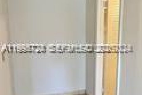 Condo in Miami, Florida, 3 bedrooms № 2058608 - photo 13