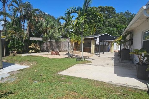 House in Pinellas Park, Florida 2 bedrooms, 126.63 sq.m. № 1917476 - photo 21