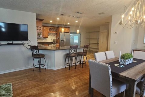 House in Pinellas Park, Florida 2 bedrooms, 126.63 sq.m. № 1917476 - photo 6