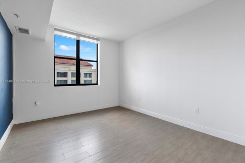 Condo in Coral Gables, Florida, 2 bedrooms  № 1852092 - photo 22