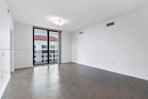 Condo in Coral Gables, Florida, 2 bedrooms  № 1852092 - photo 4