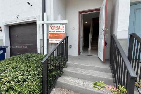 Adosado en venta en Florida City, Florida, 3 dormitorios, 136.19 m2 № 2157050 - foto 3