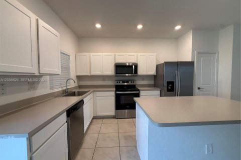 Adosado en Florida City, Florida 3 dormitorios, 136.19 m2 № 2157050