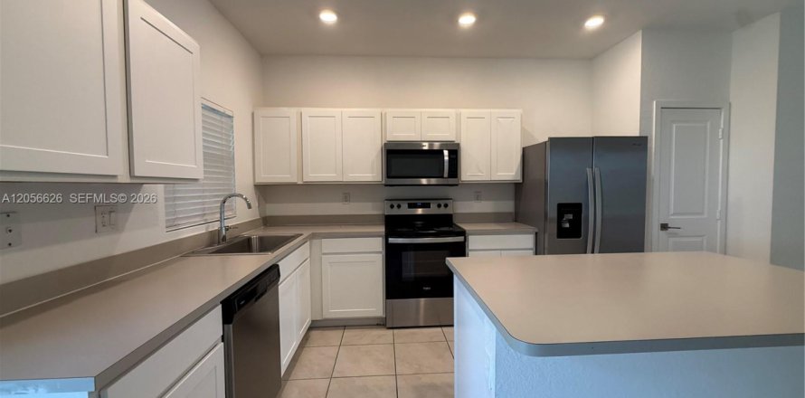 Adosado en Florida City, Florida 3 dormitorios, 136.19 m2 № 2157050