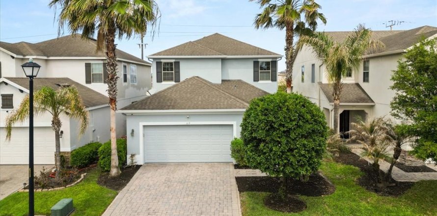 House in Sanford, Florida 4 bedrooms, 240.15 sq.m. № 2157105