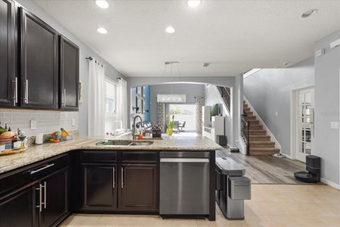 House in Sanford, Florida 4 bedrooms, 240.15 sq.m. № 2157105 - photo 7