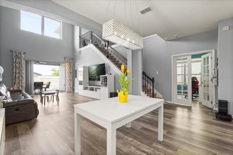 House in Sanford, Florida 4 bedrooms, 240.15 sq.m. № 2157105 - photo 3