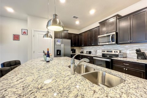 Adosado en venta en Davenport, Florida, 5 dormitorios, 212.1 m2 № 1732631 - foto 3