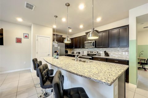 Adosado en venta en Davenport, Florida, 5 dormitorios, 212.1 m2 № 1732631 - foto 11