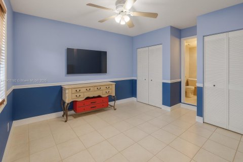 Купить виллу или дом в Майами, Флорида 3 спальни, 189.8м2, № 1955575 - фото 13