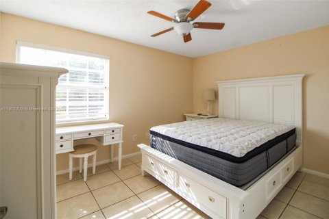 Купить виллу или дом в Майами, Флорида 3 спальни, 189.8м2, № 1955575 - фото 17