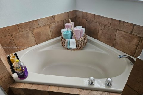 Casa en venta en DeLand, Florida, 3 dormitorios, 164.72 m2 № 1957737 - foto 13