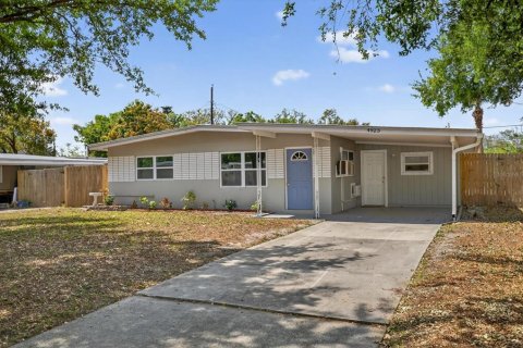 House in New Port Richey, Florida 3 bedrooms, 97.55 sq.m. № 2095512