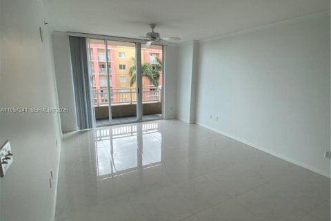 Condominio en alquiler en Miami, Florida, 1 dormitorio, 64.47 m2 № 2011241 - foto 8