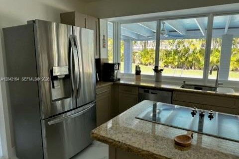House in Miami, Florida 4 bedrooms, 224.54 sq.m. № 2173050 - photo 9