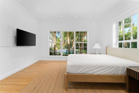 Casa en venta en Miami Beach, Florida, 6 dormitorios, 418.8 m2 № 1969748 - foto 25
