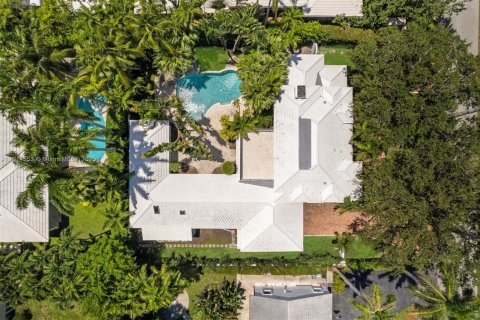 Casa en Miami Beach, Florida 6 dormitorios, 418.8 m2 № 1969748
