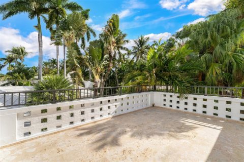Casa en venta en Miami Beach, Florida, 6 dormitorios, 418.8 m2 № 1969748 - foto 12
