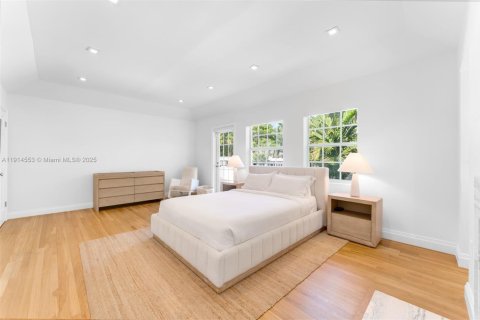 Casa en venta en Miami Beach, Florida, 6 dormitorios, 418.8 m2 № 1969748 - foto 20