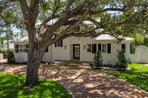 Casa en venta en Miami Beach, Florida, 6 dormitorios, 418.8 m2 № 1969748 - foto 2