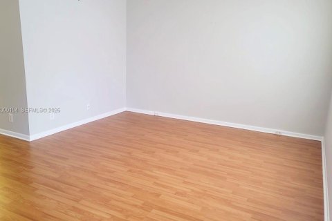 Condo in Pembroke Pines, Florida, 1 bedroom  № 2064707 - photo 15