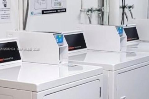 Condo in Pembroke Pines, Florida, 1 bedroom  № 2064707 - photo 20