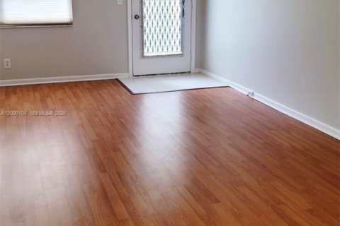 Condo in Pembroke Pines, Florida, 1 bedroom  № 2064707 - photo 18