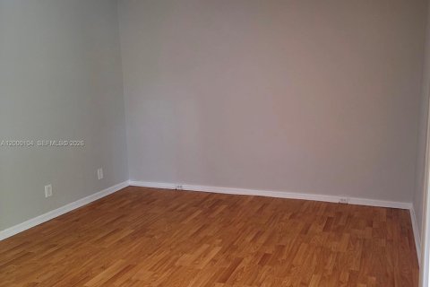 Condo in Pembroke Pines, Florida, 1 bedroom  № 2064707 - photo 14