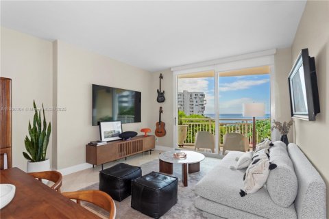 Apartment in Miami, Florida 1 bedroom, 83.61 sq.m. № 2012665 - photo 6