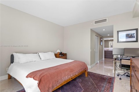 Apartment in Miami, Florida 1 bedroom, 83.61 sq.m. № 2012665 - photo 16