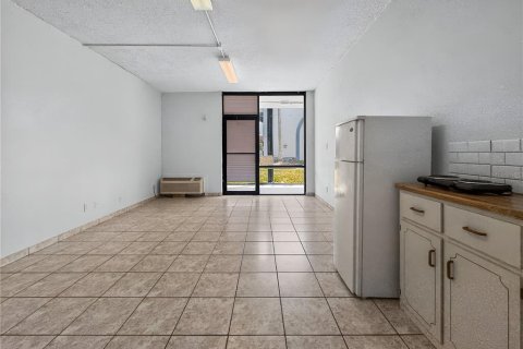 Condo in Orlando, Florida, 1 bedroom  № 2206543 - photo 6