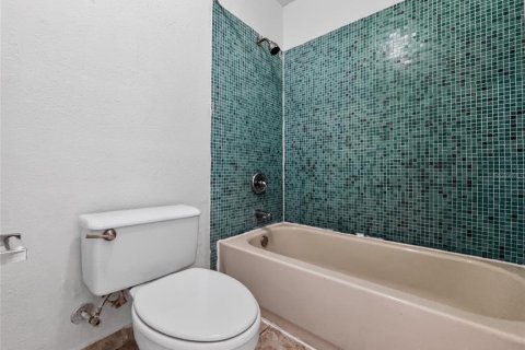 Condo in Orlando, Florida, 1 bedroom  № 2206543 - photo 12