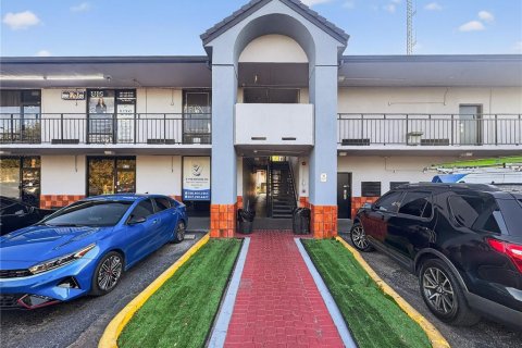 Condo in Orlando, Florida, 1 bedroom  № 2206543 - photo 14