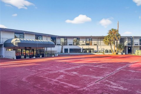 Condo in Orlando, Florida, 1 bedroom  № 2206543 - photo 13