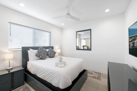 House in Fort Lauderdale, Florida 5 bedrooms, 211.63 sq.m. № 2158179 - photo 14