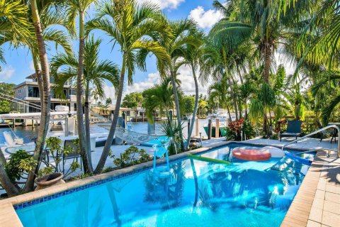House in Fort Lauderdale, Florida 5 bedrooms, 211.63 sq.m. № 2158179 - photo 6