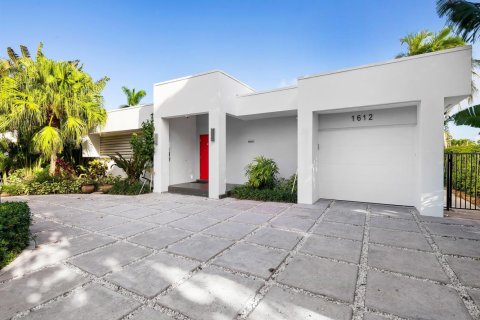 House in Fort Lauderdale, Florida 5 bedrooms, 211.63 sq.m. № 2158179 - photo 5