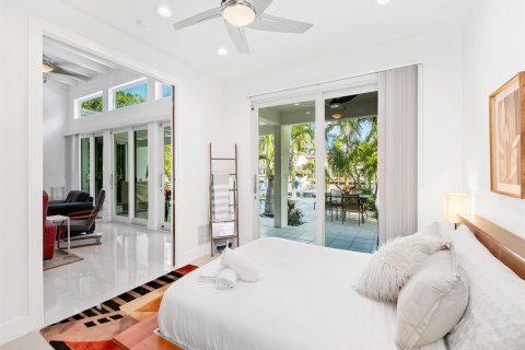 House in Fort Lauderdale, Florida 5 bedrooms, 211.63 sq.m. № 2158179 - photo 8