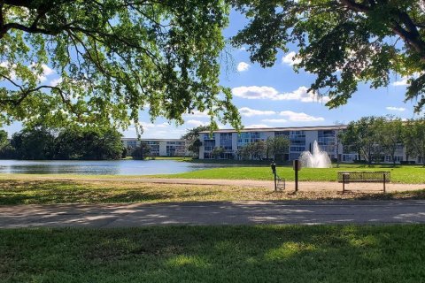 Condo in Coconut Creek, Florida, 1 bedroom  № 2083381 - photo 18