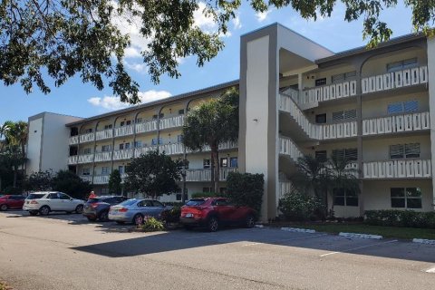 Condo in Coconut Creek, Florida, 1 bedroom № 2083381