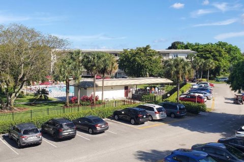Condo in Coconut Creek, Florida, 1 bedroom  № 2083381 - photo 17